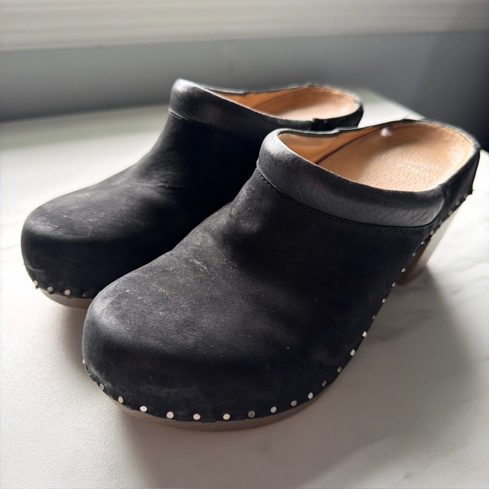 Dansko Sammy Nubuck Suede Black Mule Clog 1830-4742400 Women's US 6.5-7  EU 37